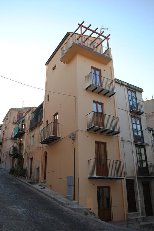Case Spazioscena - Euterpe Castelbuono  Exteriör bild